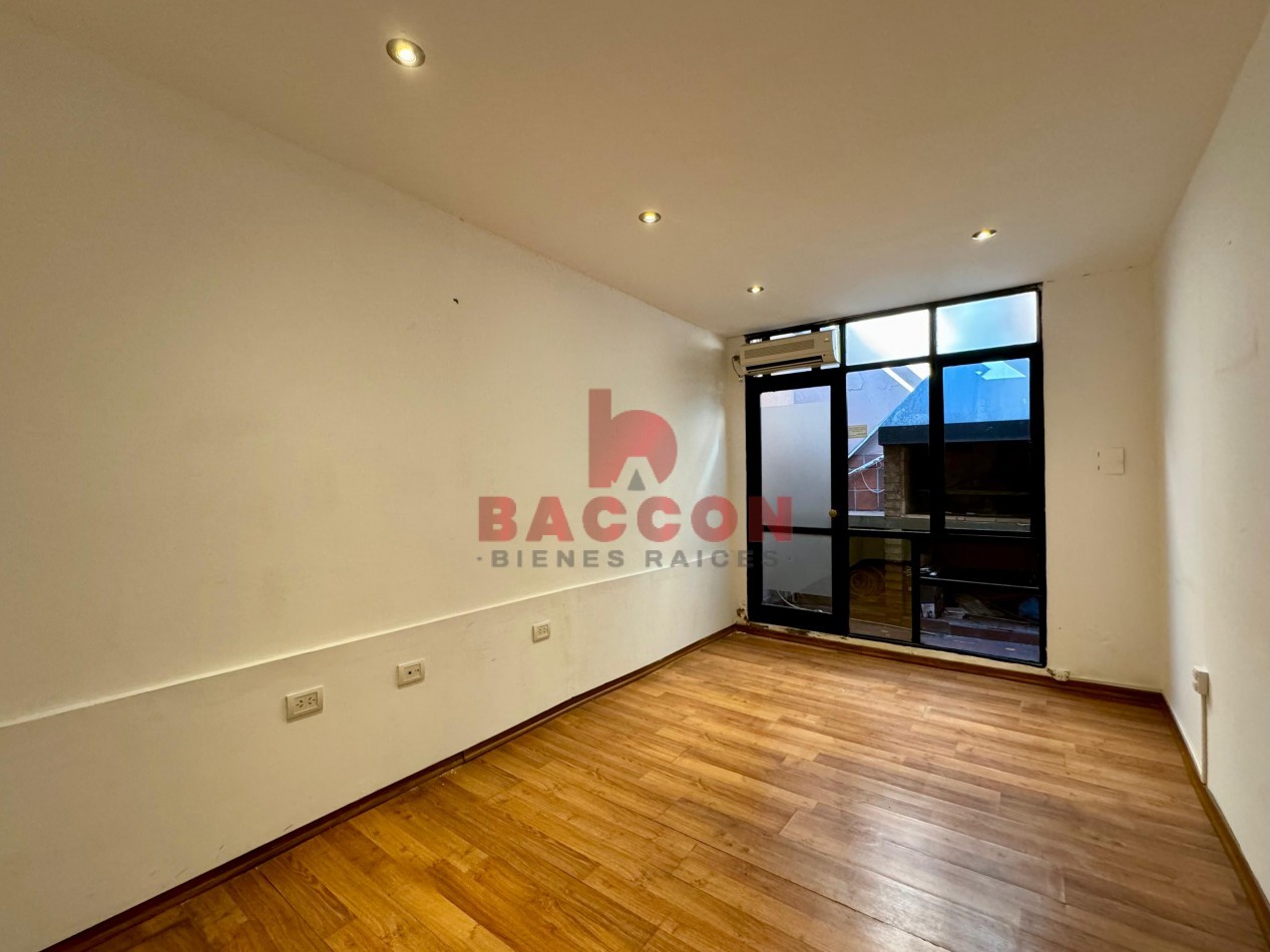 Venta Estudio Comercial 20de Febrero y Alsina - Microcentro