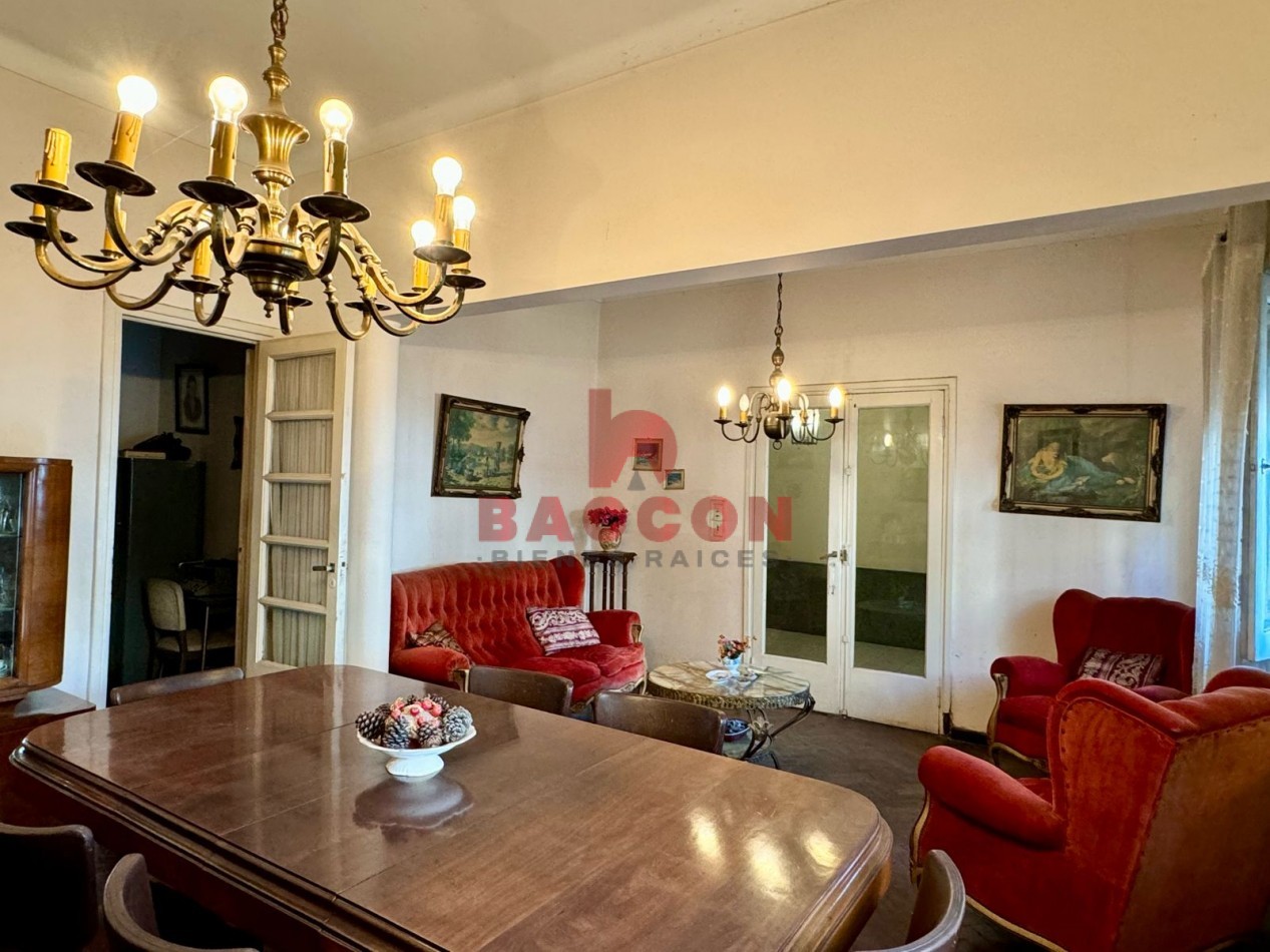 Venta Casa Av. Belgrano 1500