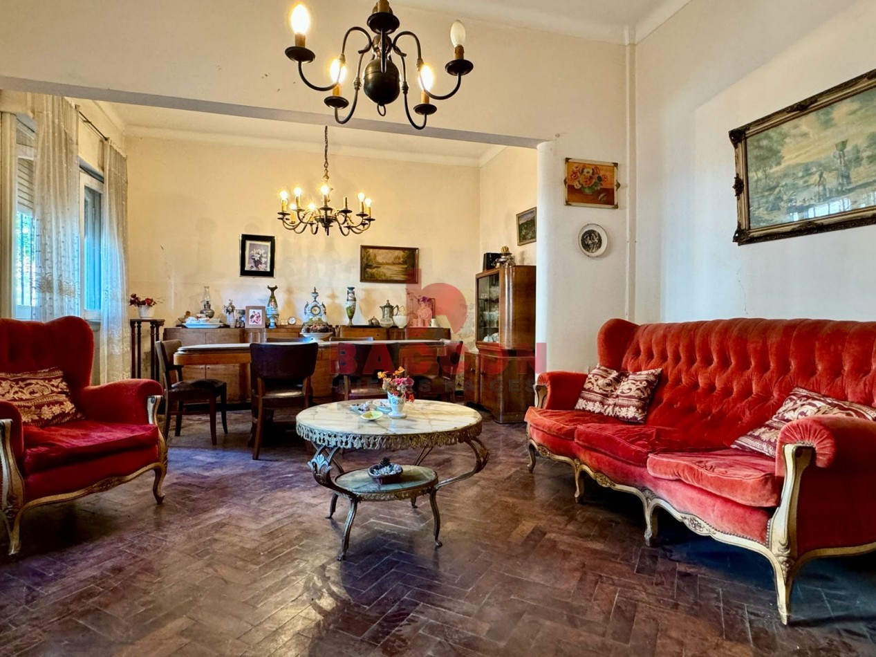Venta Casa Av. Belgrano 1500
