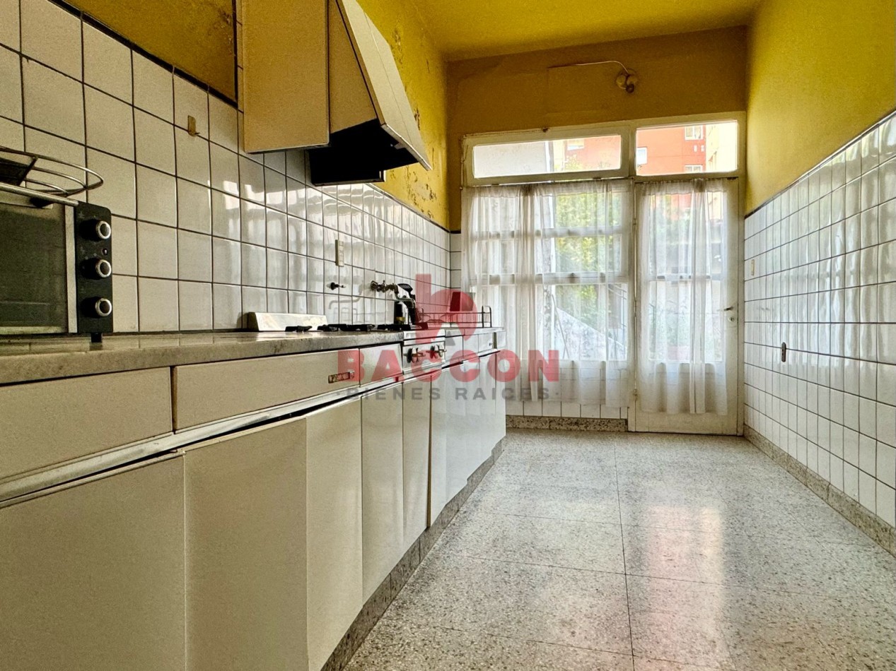 Venta Casa Av. Belgrano 1500