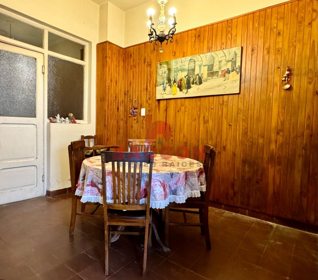 Venta Casa Av. Belgrano 1500