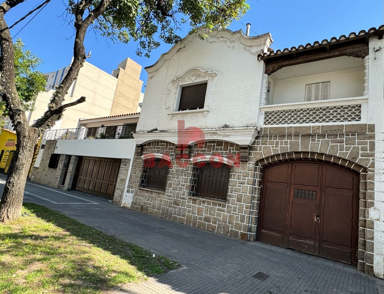 Venta Casa Av. Belgrano 1500