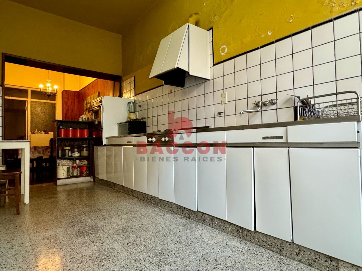 Venta Casa Av. Belgrano 1500