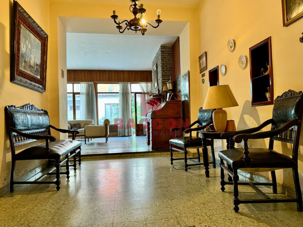 Venta Casa Av. Belgrano 1500