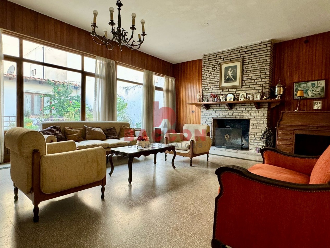 Venta Casa Av. Belgrano 1500